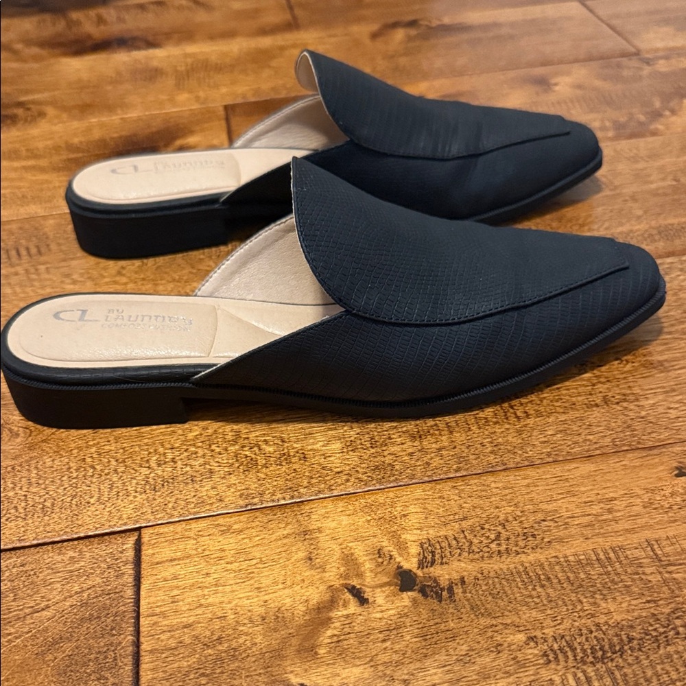 CL by Laundry Black Textured Slip-On Mules